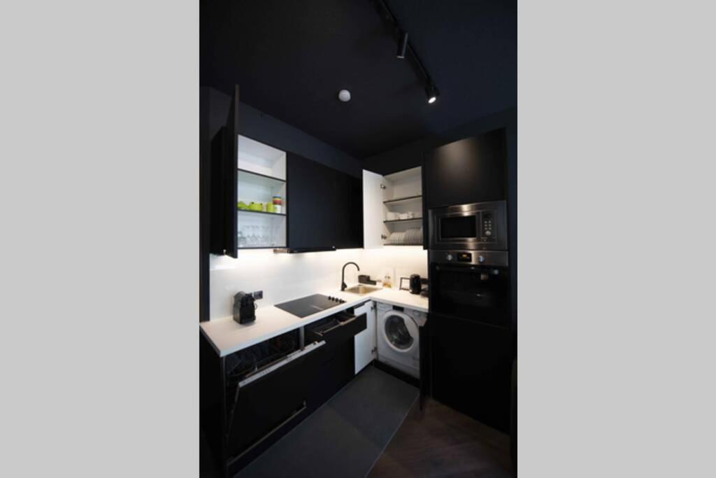 - Plaka, 3, Kydathinaion Str. * Athens